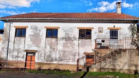 Moradia T4 em Salsas, Bragança