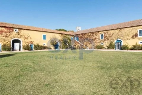 Moradia T17 em Valado dos Frades, Nazaré