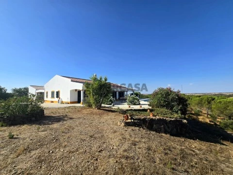 Casa de Madeira T4 em Ourique, Ourique