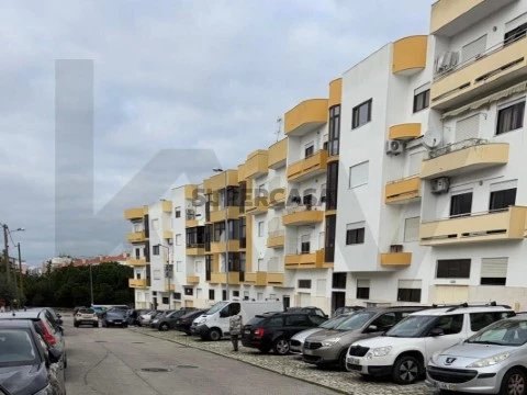 Garagem em Laranjeiro e Feijó, Almada