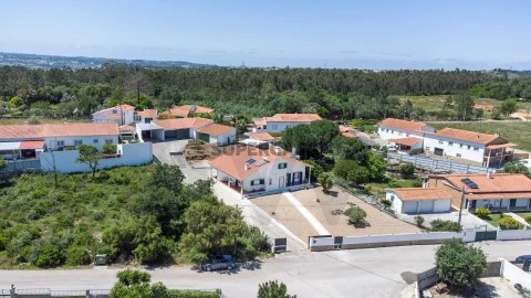 Moradia T4 em Aljubarrota, Alcobaça