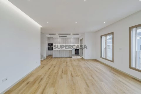 Duplex T4 novo - Montijo - Sal/Cozinha