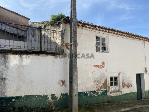 Moradia Encantadora em Rosmaninhal: Oportunidade de Viver no Coração da Beleza Rural Portuguesa