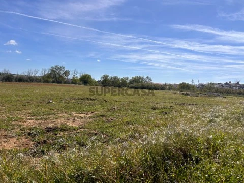 Terreno para Construção em Zona Privilegiada Residencial de Évora