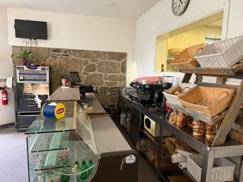 Imóvel Industrial com Negócio em Funcionamento - Castelo Branco
