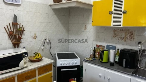 Moradia com quintal no Bairro de Santa Maria - Évora