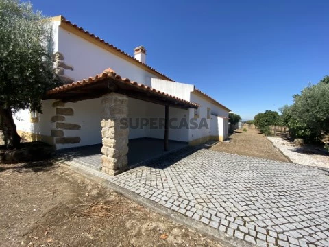 HERDADE DE EXCELÊNCIA | 36 HECTARES DE PRODUÇÃO, ÁGUA E QUALIDADE DE VIDA NO ALENTEJO