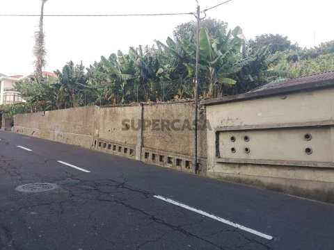 Terreno Rua do Comboio