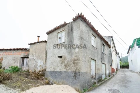 Moradia T3 em Semide e Rio Vide, Miranda do Corvo