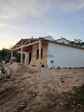 Moradia T2 em Serpins, Lousã