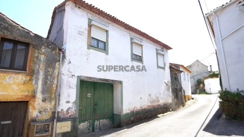 Moradia T2 em Foz de Arouce e Casal de Ermio, Lousã