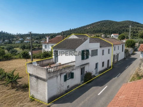 Moradia T4 em Serpins, Lousã