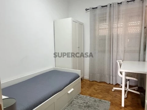 Arrenda-se Quarto -Moscavide - Central - Metro