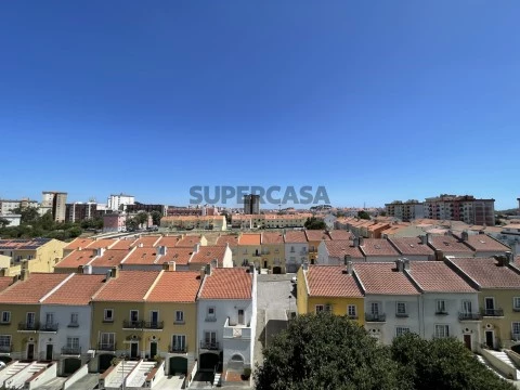 Apartamento T3+1 Duplex para venda na Cavaleira em Algueirão-Mem Martins
