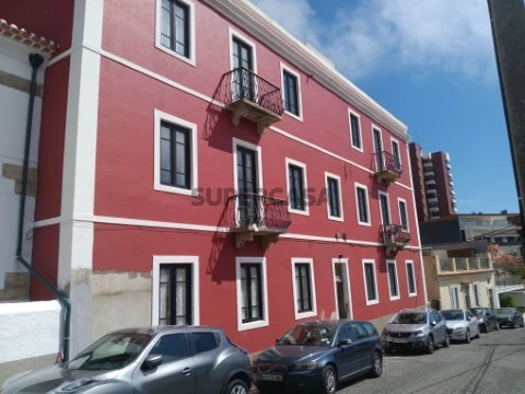 Apartamento T3 duplex no Empreendimento Villa Luzia, em Monte Estoril