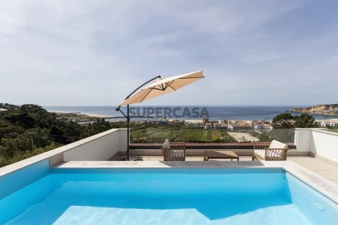 Terraço com Piscina Privada