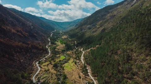Thumbnail: Glacier Valley - Aerial Perspective - North South