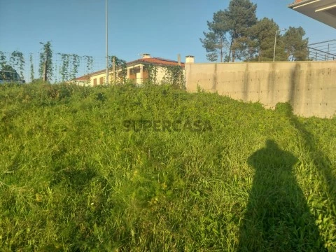 Terreno na Rua de Menanços, Mazedo e Cortes, Monção