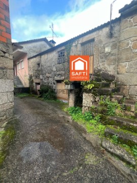 Casa Antiga T2 Duplex na Rua da Lapa, Pias, Monção