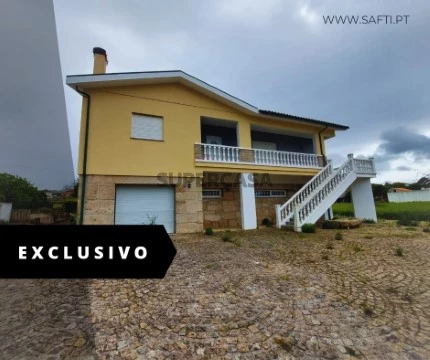 Moradia T4 Duplex em Estrada do Marco, Bela, Monção
