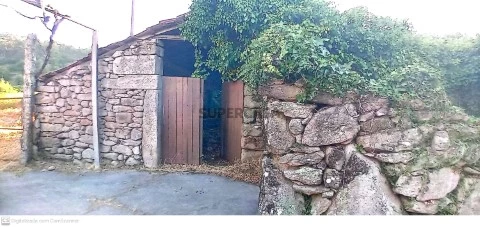 Quinta Rural T5 na Rua de Cernadas, Merufe, Monção
