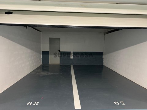 Garagem em Mazedo e Cortes, Monção