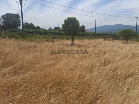 Terreno Urbano em Estrada de Rio Côvo, Ceivães e Badim, Monção