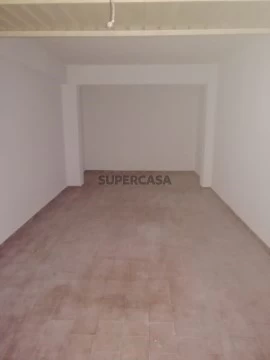 Garagem em Urbanização Quinta das Palmeiras, Porches, Lagoa