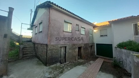 Casa de Campo T3 em Bela, Monção
