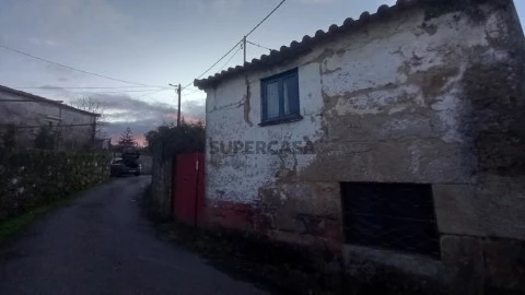 Ruïne 2 kamers Op Avenida de São Teotónio, Ganfei, Valença