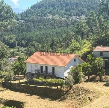 Casa de Campo T3 em EN304, Merufe, Monção