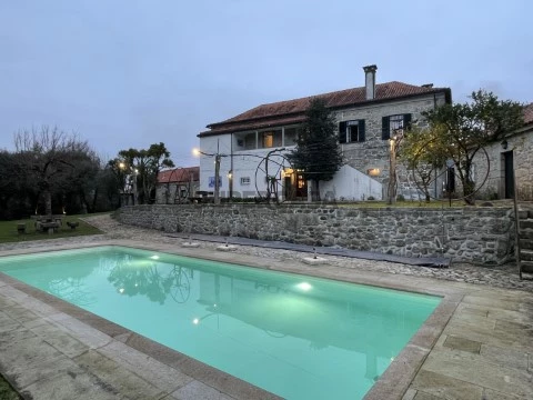 Venda Quinta com moradia V8 com piscina em Barcelos