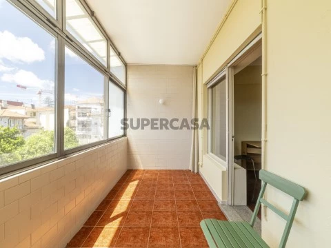 Venda Apartamento T2+1 junto à Rua de Sta. Catarina