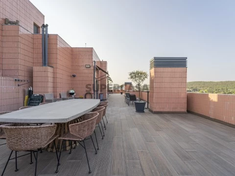 Venda Apartamento T4 - com Terraço de 180m2 em Valongo - Porto