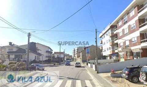 Prédio em Águas Santas, Maia