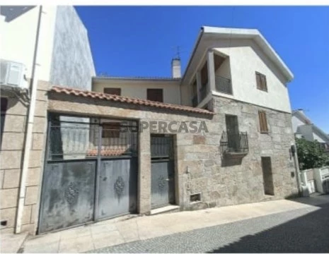 Huis 3 kamers Triplex Op Rua 18 do Bairro 1 de Maio, Valpaços e Sanfins, Valpaços