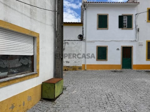 Moradia T2 Duplex em Tolosa, Nisa