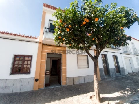 Moradia T3 em Santo Agostinho e São João Baptista e Santo Amador, Moura