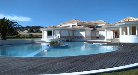 Discover the Dream Home: Space, Comfort and Privacy for the Whole Family!