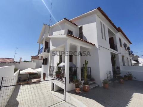 Moradia T3 Triplex em Santo Agostinho e São João Baptista e Santo Amador, Moura