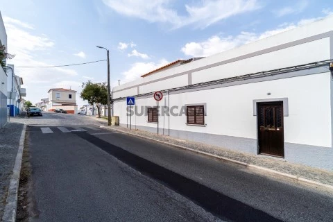 Moradia T1 em Salvador e Santa Maria da Feira, Beja