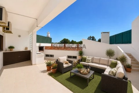 Exterior com fotos geradas por IA