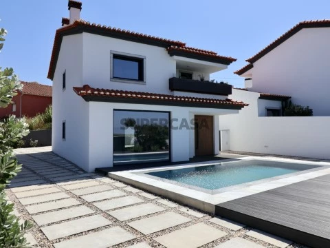 MORADIA T3 COM PISCINA E PRÓXIMA DAS PRAIAS