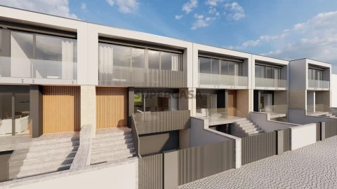 Moradia em Banda T3 Triplex na Rua Tunas de Baixo, Turiz, Vila Verde