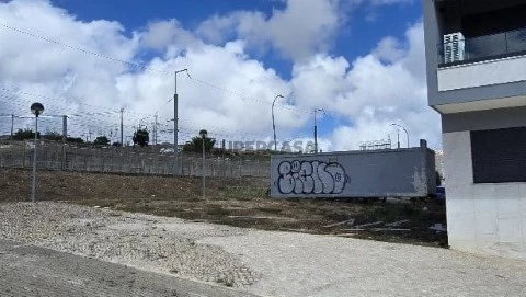 Terreno com Projeto Aprovado, Amadora