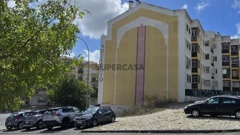 Terreno com Projeto Aprovado, Amadora