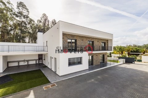 Moradia T4 em Milagres, Leiria