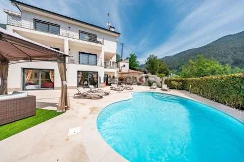 Moradia T4 em Vilar da Veiga, Terras de Bouro