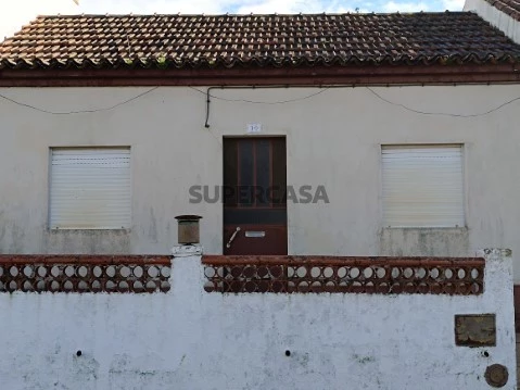 Reihenhaus 3 Zimmer auf São Facundo e Vale das Mós, Abrantes