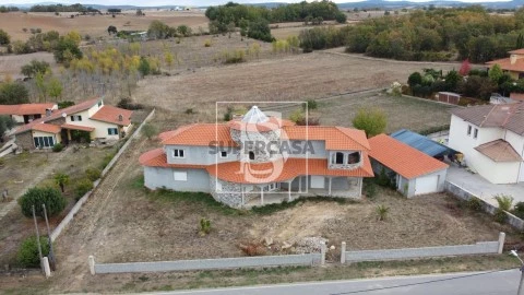 Moradia Isolada T4 em Baçal, Bragança
